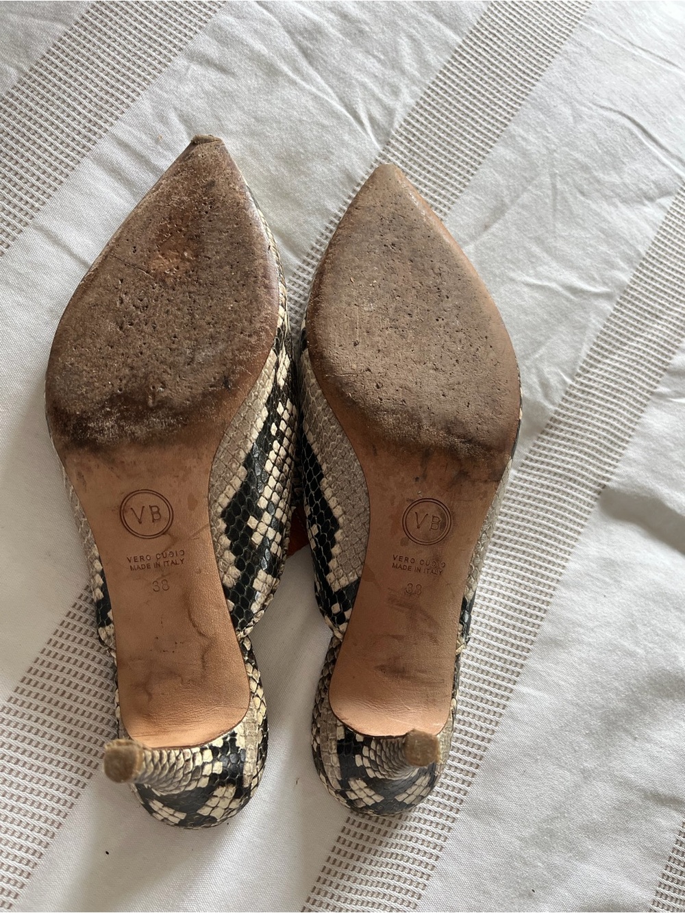 Veronica Beard Snake-Print Pointed Mules in Beige and Black - Picture 4 of 5